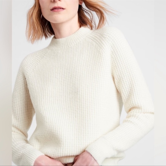 NWT Banana Republic Aire Yarn Waffle Knit Cream Sweater - Picture 1 of 7